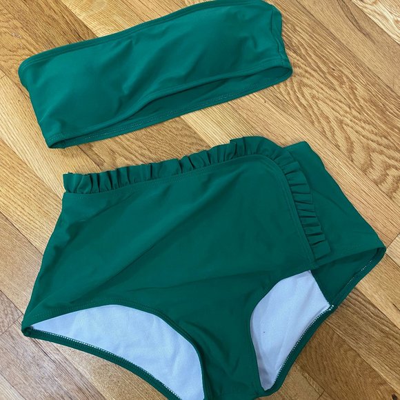 SHEIN Other - SHEIN Green Ruffle High Waisted Bikini Size Small